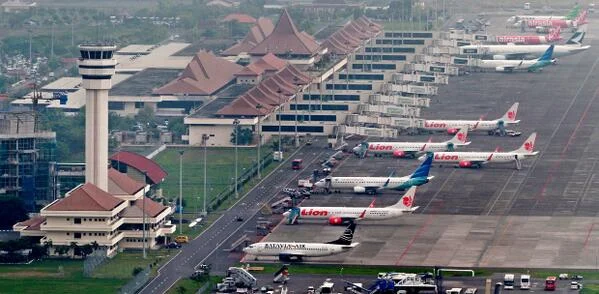 Panorama apron dan pesawat di Bandara Juanda Surabaya
